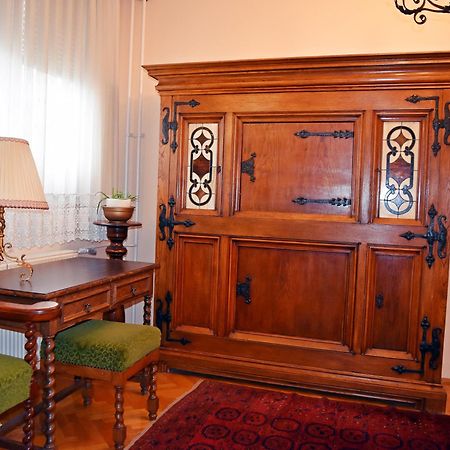 Belvarosi Classic Apartman 85 Square Meters Szombathely Buitenkant foto