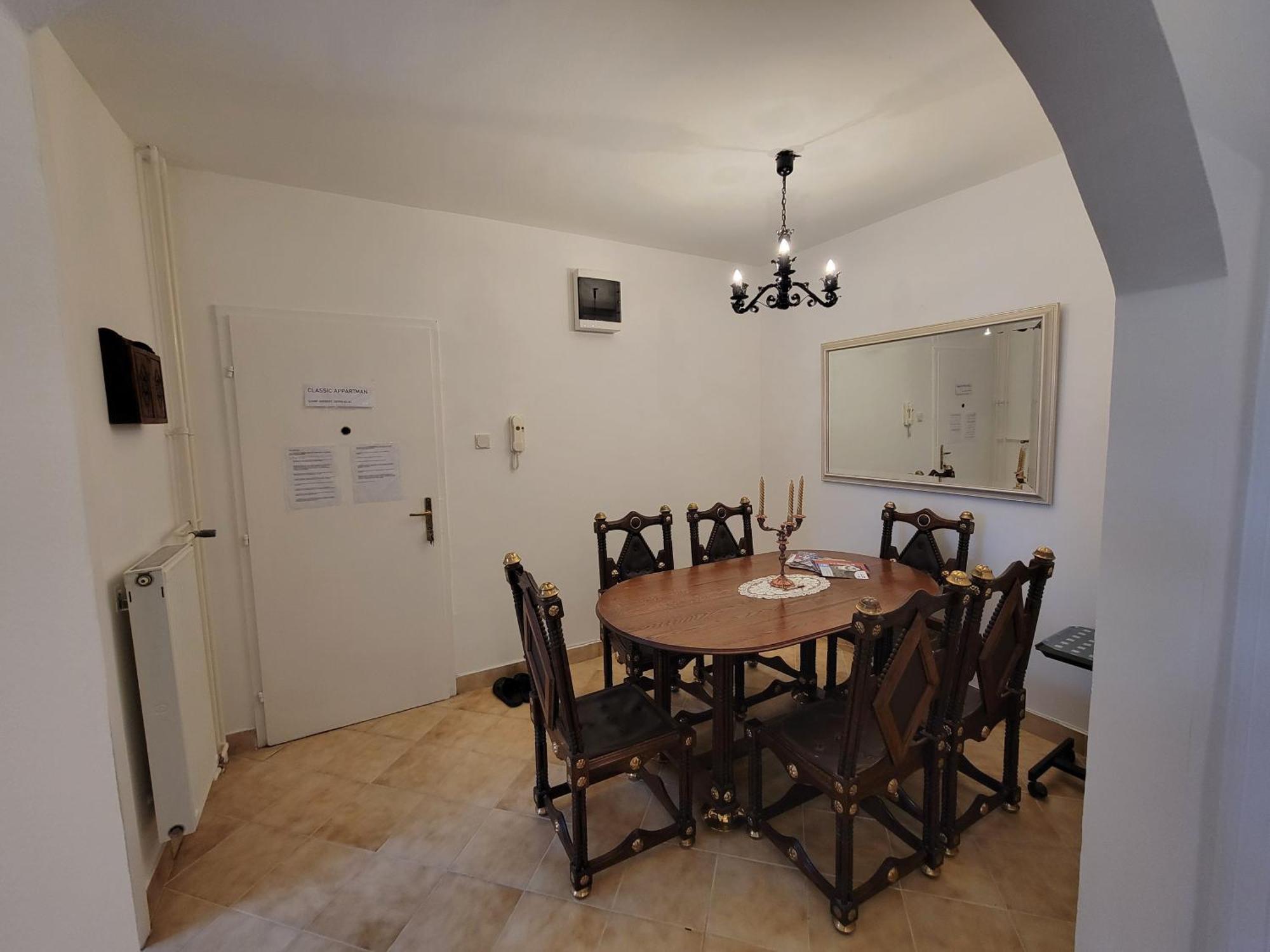 Belvarosi Classic Apartman 85 Square Meters Szombathely Buitenkant foto