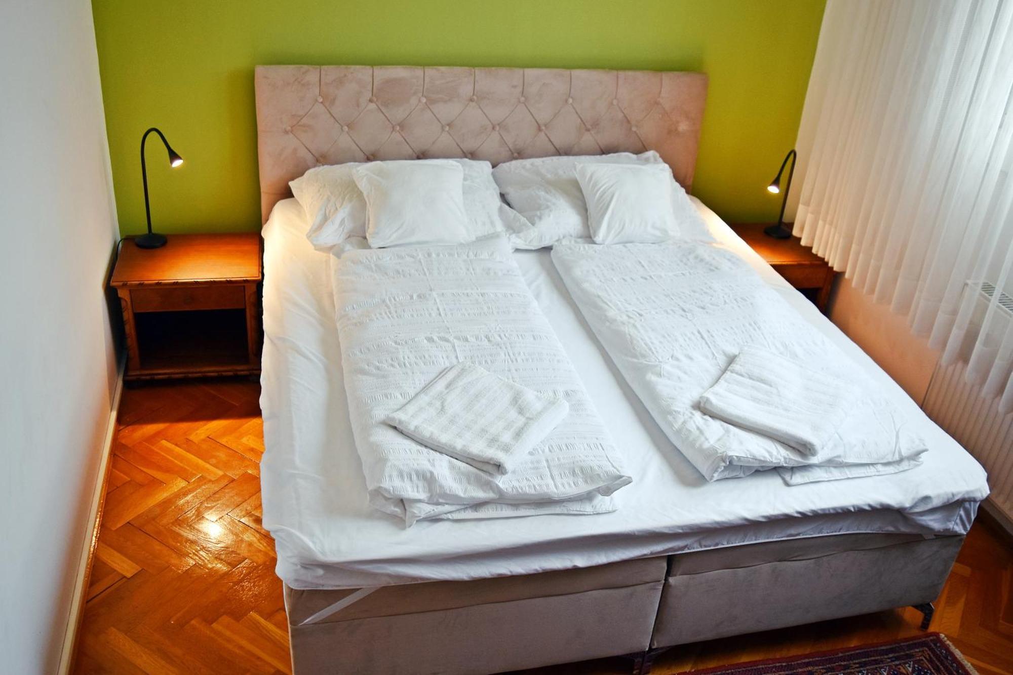 Belvarosi Classic Apartman 85 Square Meters Szombathely Buitenkant foto